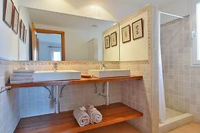 Luxurious Sea Front Villa in Mallorca