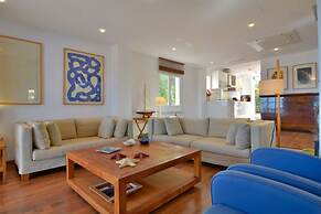 Luxurious Sea Front Villa in Mallorca