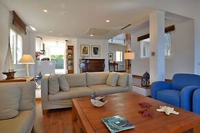 Luxurious Sea Front Villa in Mallorca