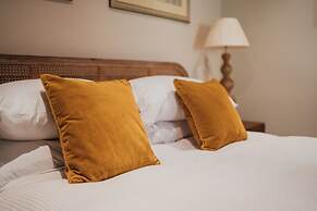Farthings Hotel and Restaurant