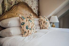 Farthings Hotel and Restaurant