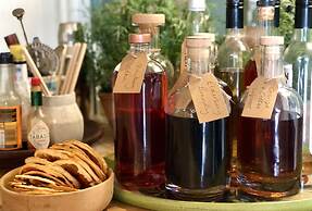 Farthings Hotel and Restaurant