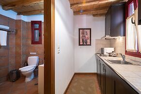 The Varos Residences Hotel