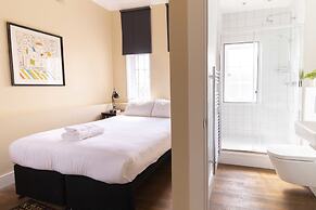 Green Rooms - Hostel