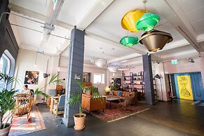 Green Rooms - Hostel