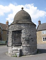 Ellesmere House