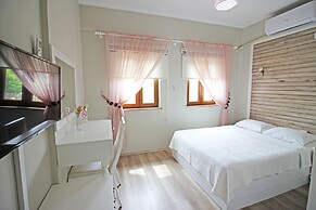 Karina Vineyard House