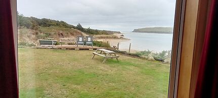 Surat Bay Lodge & Backpackers Hostel