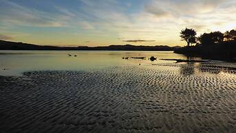 Surat Bay Lodge & Backpackers Hostel