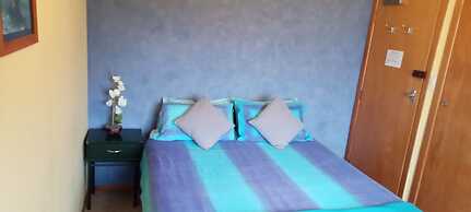 Surat Bay Lodge & Backpackers Hostel