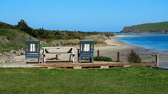 Surat Bay Lodge & Backpackers Hostel