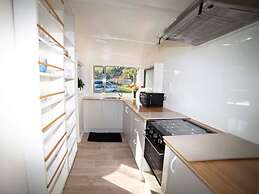 Surat Bay Lodge & Backpackers Hostel