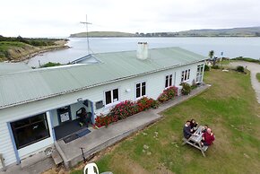 Surat Bay Lodge & Backpackers Hostel