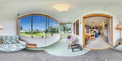 Surat Bay Lodge & Backpackers Hostel