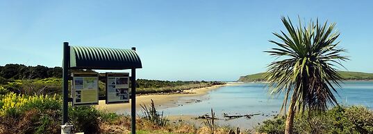 Surat Bay Lodge & Backpackers Hostel