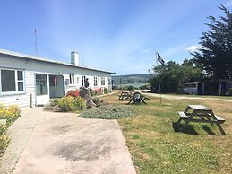 Surat Bay Lodge & Backpackers Hostel