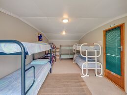 Surat Bay Lodge & Backpackers Hostel