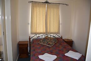 Valley Views Motel & Chalets