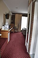 Valley Views Motel & Chalets