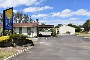 Valley Views Motel & Chalets