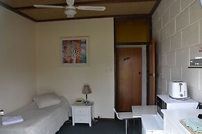 Valley Views Motel & Chalets