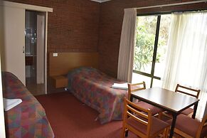 Valley Views Motel & Chalets