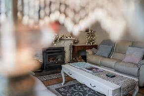 Azalea Cedar-Rose Villa