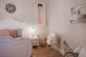 Azalea Cedar-Rose Villa