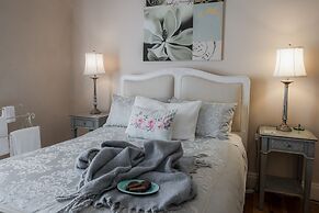 Azalea Cedar-Rose Villa