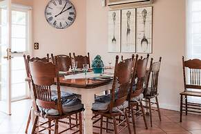 Azalea Cedar-Rose Villa