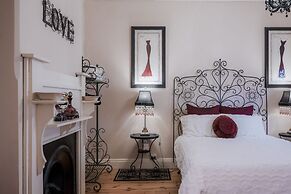 Azalea Cedar-Rose Villa