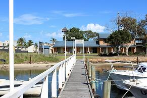 Lakeside Motel Waterfront