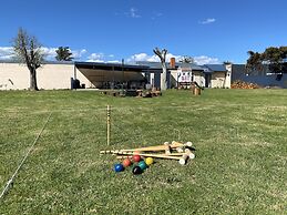 Lakeside Motel Waterfront