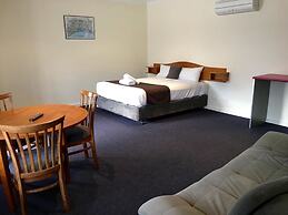 Lakeside Motel Waterfront