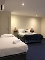 Lakeside Motel Waterfront