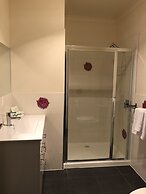 Lakeside Motel Waterfront