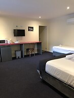 Lakeside Motel Waterfront