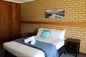 Lakeside Motel Waterfront