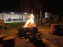 Lakeside Motel Waterfront