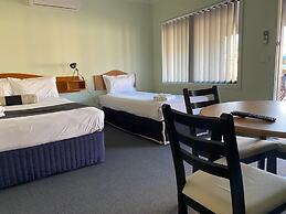 Lakeside Motel Waterfront