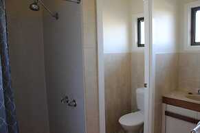 Lakeside Motel Waterfront