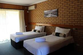 Lakeside Motel Waterfront