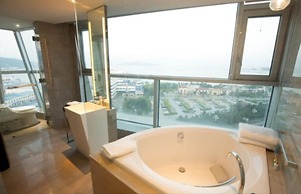 DoubleTree by Hilton Weihai, China
