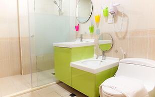 Tong's Story Paternity B&B