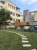 Tong's Story Paternity B&B