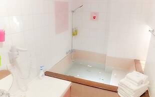 Tong's Story Paternity B&B