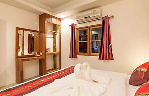 Pinthong Aonang Villa