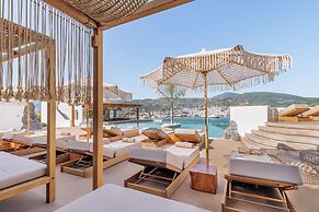 Evlalia Studios & Villas