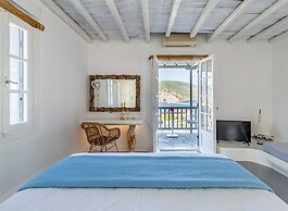 Evlalia Studios & Villas