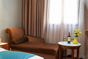 Kaiserdom Hotel Airport Branch